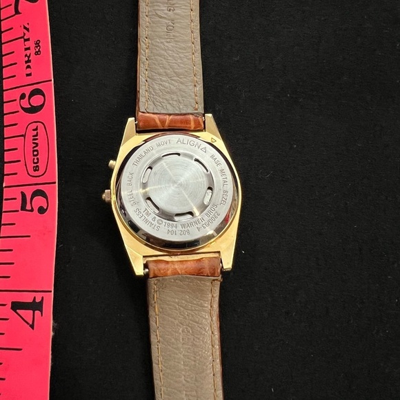 Ladies watch. Tasmanian Devil. Music plays cartoon intro - Picture 4 of 4